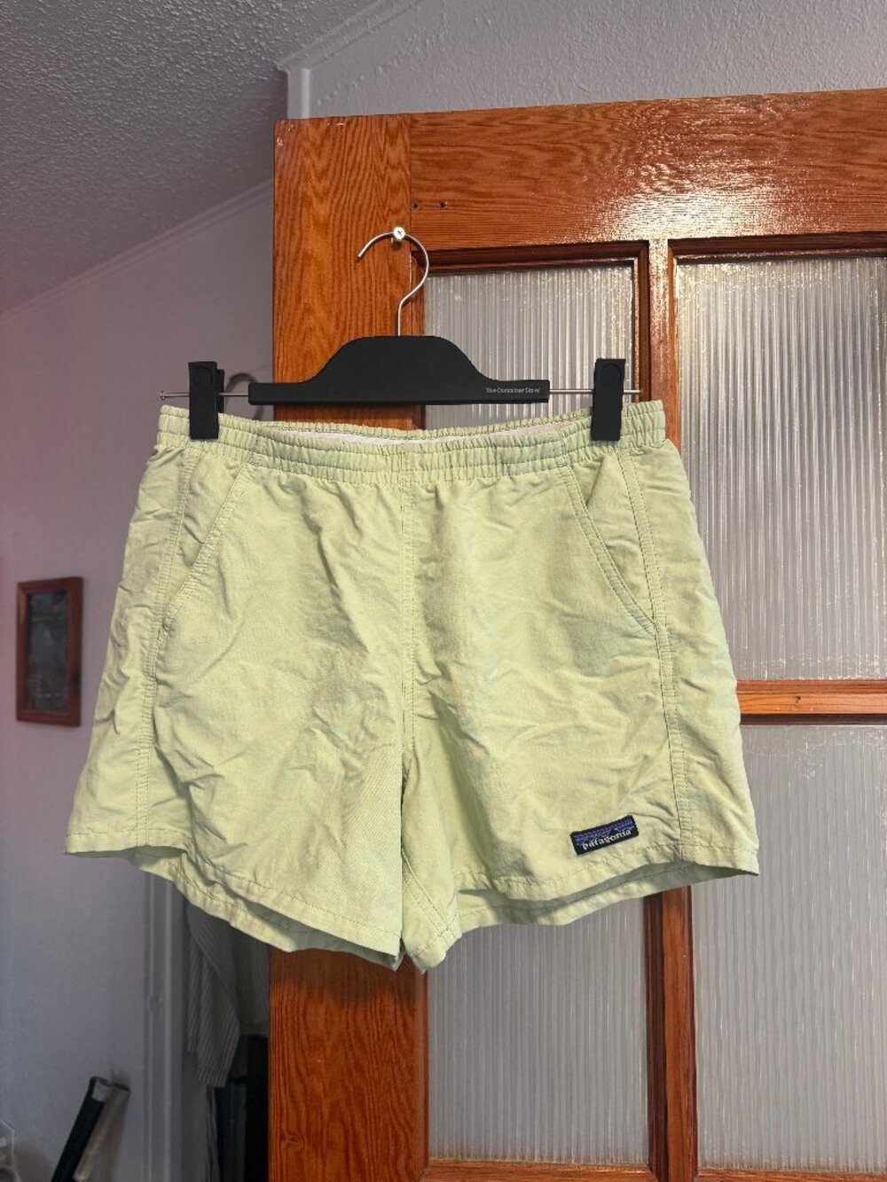 patagonia baggies 5" inseam size small light yellow/green